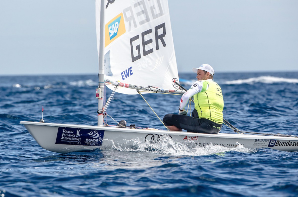 Bei leichtem Wind auf Platz fünf: Philipp Buhl Foto: Sailing Energy/World Sailing