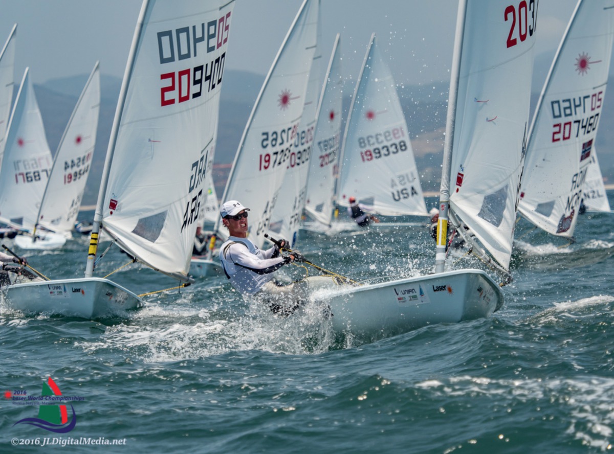 Seit Donnerstag kämpfen 112 Segler aus 44 Nationen an der Westküste von Mexiko in zwei Gruppen um die Qualifikation für die Gold- und Silber-Flotte. Foto: JLDigitalmedia.net