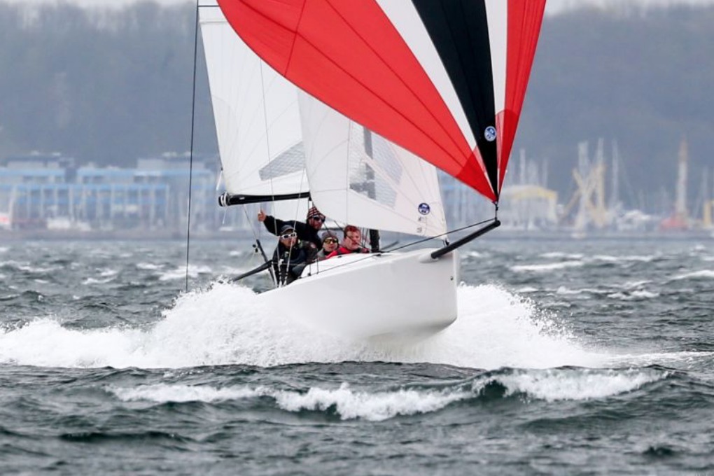 Die J/70 "Eberhard" mit Steuermann Carsten Kemmling Foto: segel-bilder.de