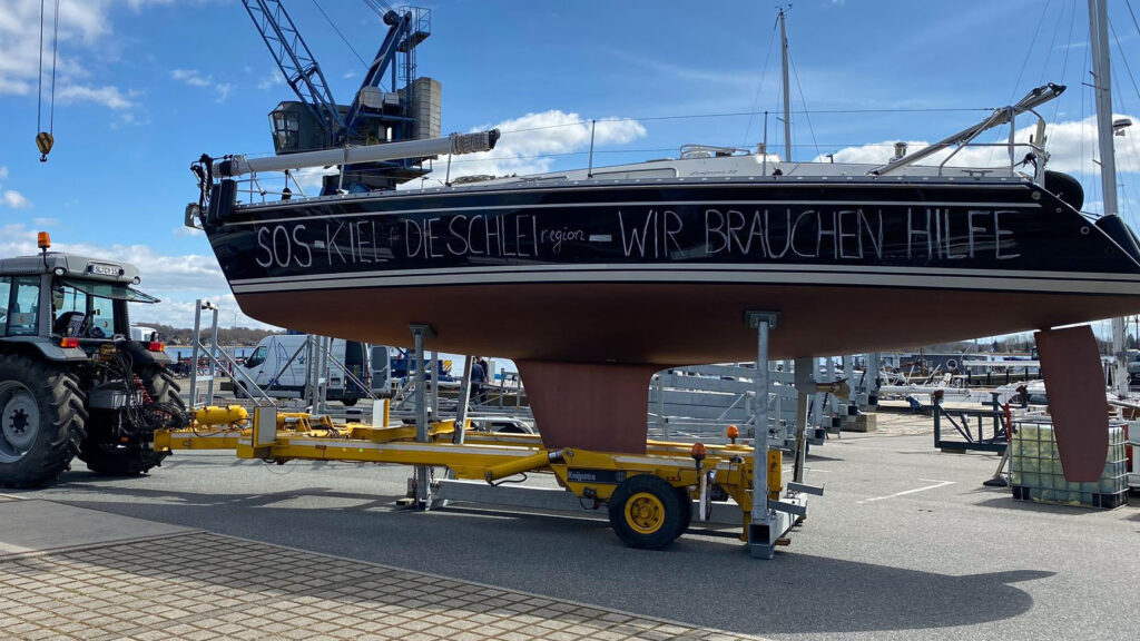 Auf der inneren Schlei bangen Vereine und Betriebe um ihre Existenz. Bei einer Wahlkampfveranstaltung im Frühjahr dieses Jahres hatte die Firma Comfort Yacht eine klare Botschaft an den Wirtschaftsminister. Foto: Comfort Yachts