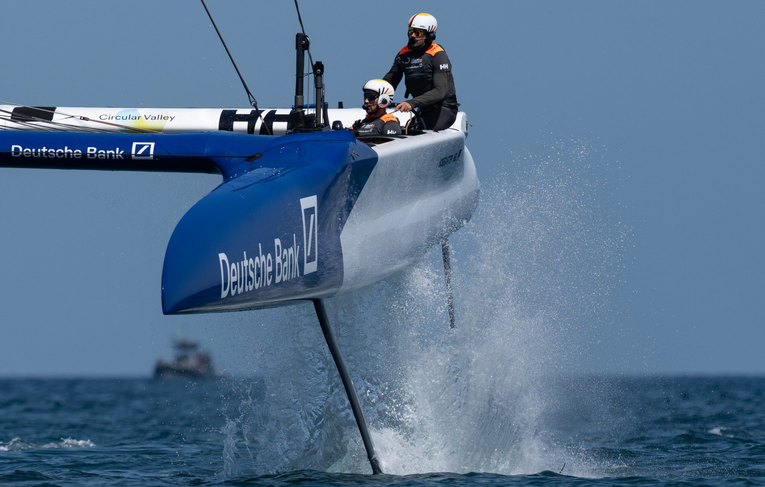Der deutsche Sail GP Katamaran mit Steuermann Erik Kosegarten-Heil.
