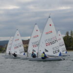 Mehrere ILCA 6 auf dem Bodensee, als Frauenklasse erkennbar an der Raute im Segel